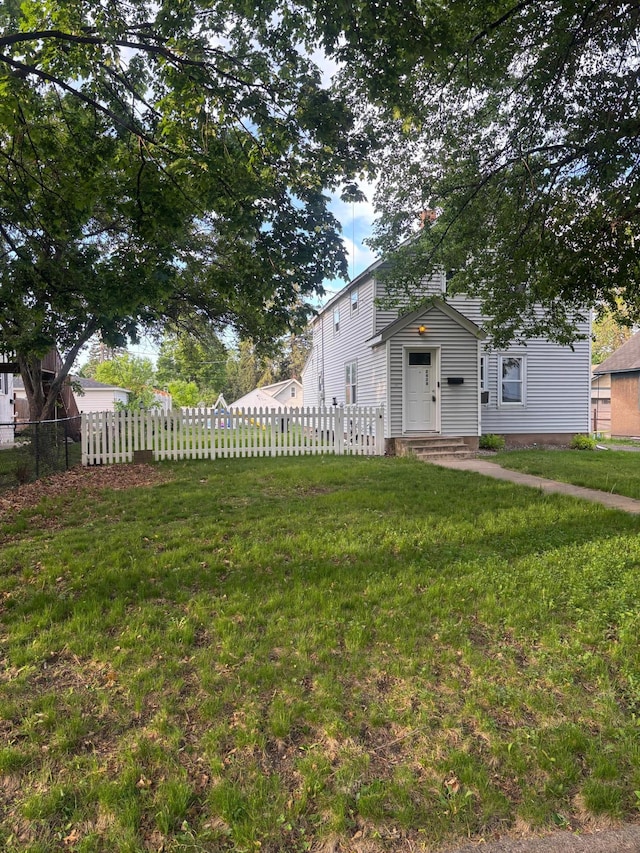 2428 14th Ave E, North Saint Paul, MN 55109 - view of yard