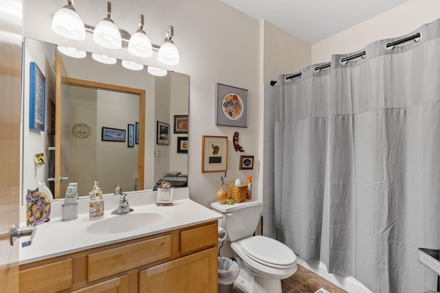 2565 Franklin Ave Unit 211, Saint Paul, MN 55114 - bathroom with vanity, tile patterned floors, and curtained shower