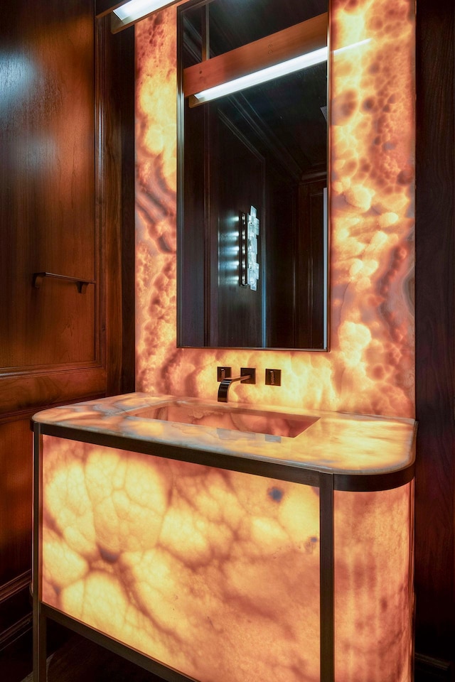 2770 Gale Rd, Woodland, MN 55391 - bathroom featuring vanity