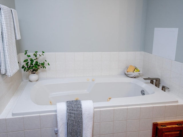 7808 Sunkist Blvd, Brooklyn Park, MN 55444 - bathroom featuring a jetted tub