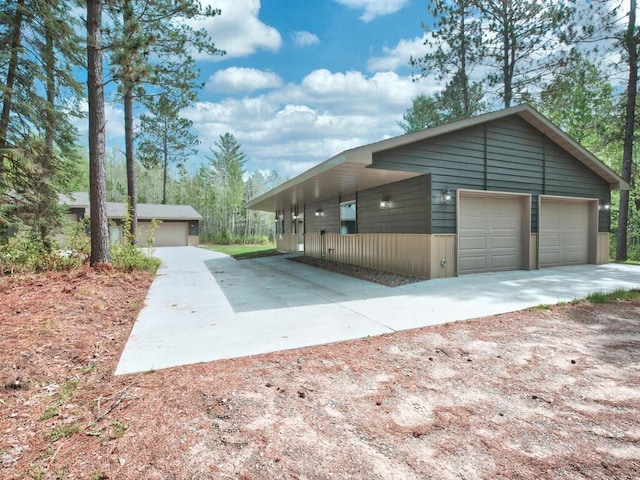 33272 Big Pine Trl, Grand Rapids, MN 55744 - view of front of home with a garage