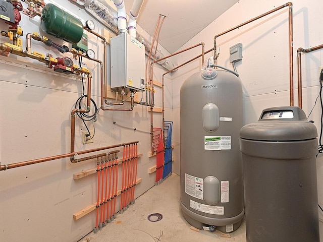 33272 Big Pine Trl, Grand Rapids, MN 55744 - utilities featuring tankless water heater