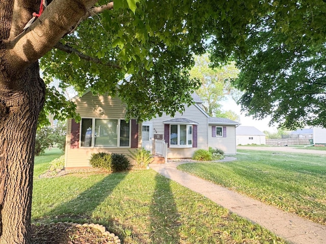 404 5th Ave, Wilmont, MN 56185 - view of front facade with a front yard