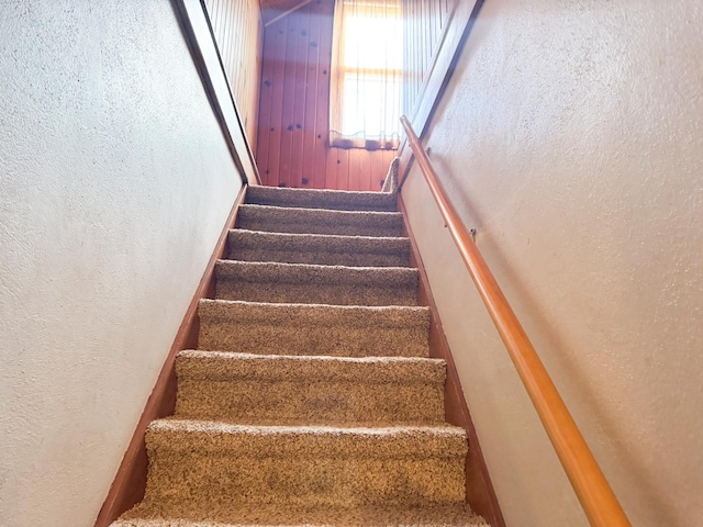 404 5th Ave, Wilmont, MN 56185 - stairs featuring a textured wall