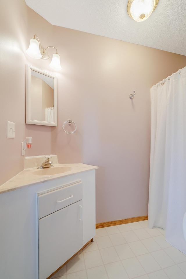 8678 Boiling Springs Ln, Shakopee, MN 55379 - full bathroom featuring vanity and curtained shower