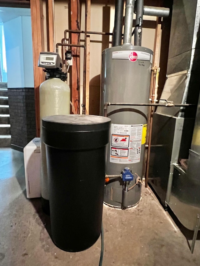 1416 13th Ave, Clarkfield, MN 56223 - utility room featuring gas water heater
