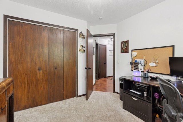 6242 Pecan St, North Branch, MN 55056 - office featuring carpet flooring