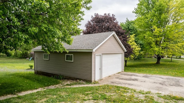 view of detached garage
