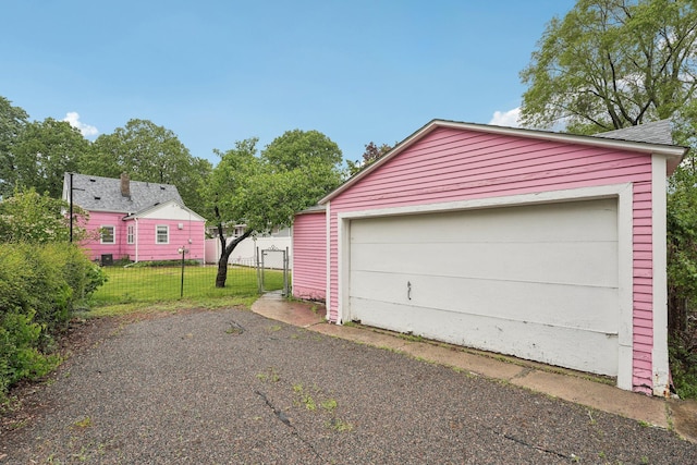 4518 Colfax Ave N, Minneapolis, MN 55412 - view of garage