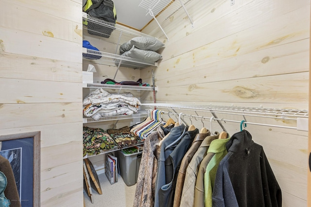 405 12th St NE, Dilworth, MN 56529 - view of walk in closet