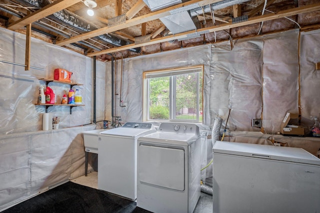 604 Brookview Ln SW, Isanti, MN 55040 - laundry room featuring washer and clothes dryer