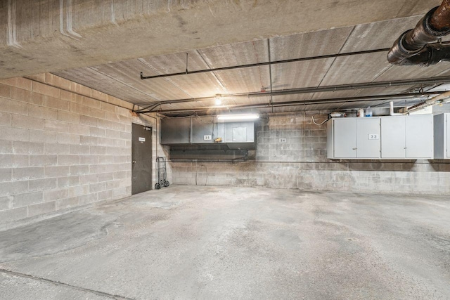 4360 Brookside Ct Unit 206, Edina, MN 55436 - parking deck featuring concrete block wall