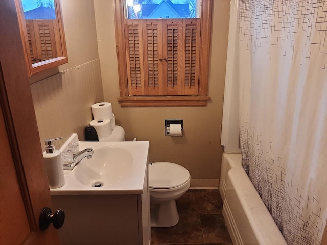 207 7th Ave S, Saint James, MN 56081 - full bathroom featuring toilet, vanity, and shower / tub combo