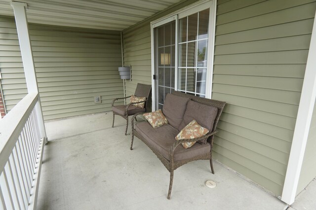 9467 Golden Eagle Ln, Monticello, MN 55362 - view of porch