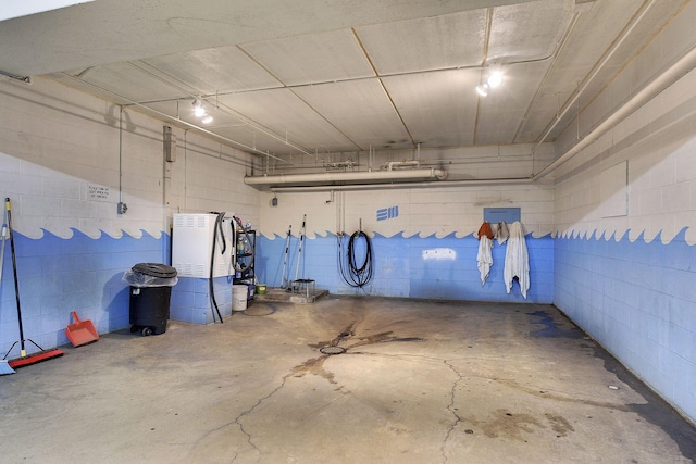 6085 Lincoln Dr Unit 123, Edina, MN 55436 - garage with concrete block wall