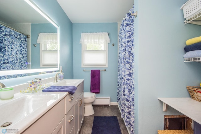 full bath featuring baseboard heating, toilet, double vanity, baseboards, and curtained shower