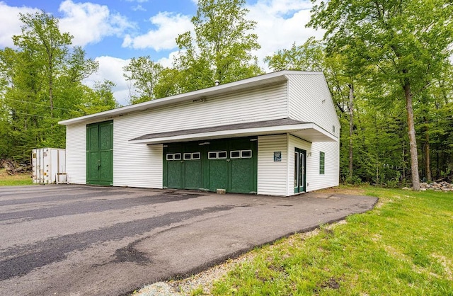23324 Tioga Beach Rd, Cohasset, MN 55721 - view of garage
