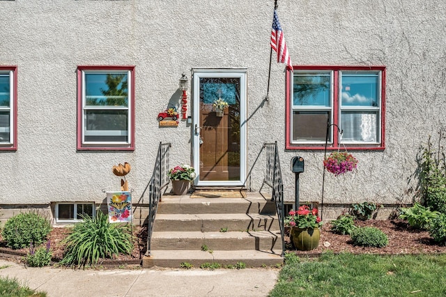 1551 Margaret St, Saint Paul, MN 55106 - view of exterior entry with stucco siding