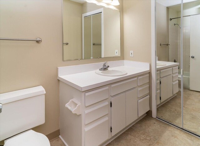 10326 Balsam Ln, Eden Prairie, MN 55347 - full bath with vanity and toilet