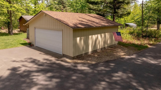 view of detached garage
