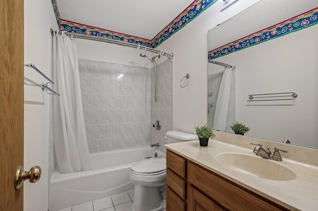 2970 Western Ave N, Roseville, MN 55113 - full bathroom featuring tile patterned flooring, shower / bathtub combination with curtain, toilet, vanity, and a textured ceiling