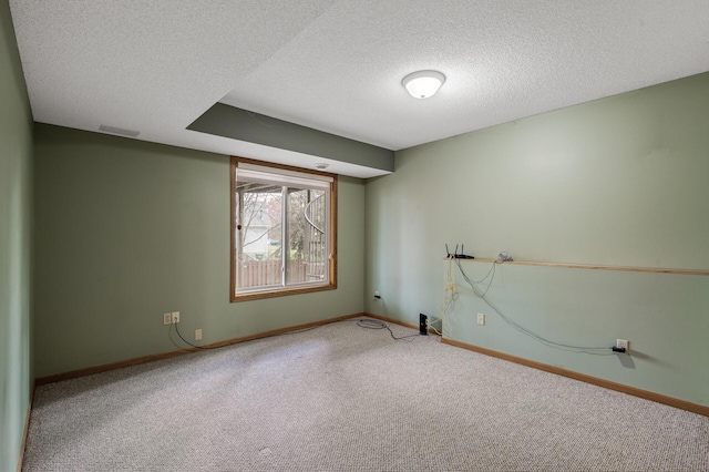 2970 Western Ave N, Roseville, MN 55113 - unfurnished room featuring carpet floors, baseboards, and a textured ceiling