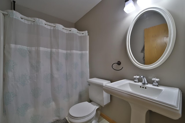 4741 Briarwood Ln, Baxter, MN 56425 - full bath featuring a shower with shower curtain