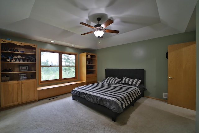 4741 Briarwood Ln, Baxter, MN 56425 - bedroom with light carpet, recessed lighting, a tray ceiling, and a ceiling fan
