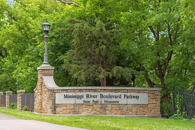 1022 Fairview Ave S, Saint Paul, MN 55116 - view of community / neighborhood sign
