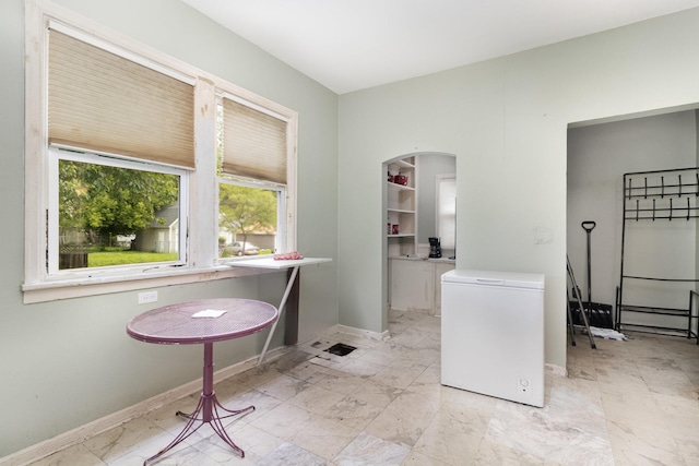 1430 Penn Ave N, Minneapolis, MN 55411 - office area featuring arched walkways and baseboards