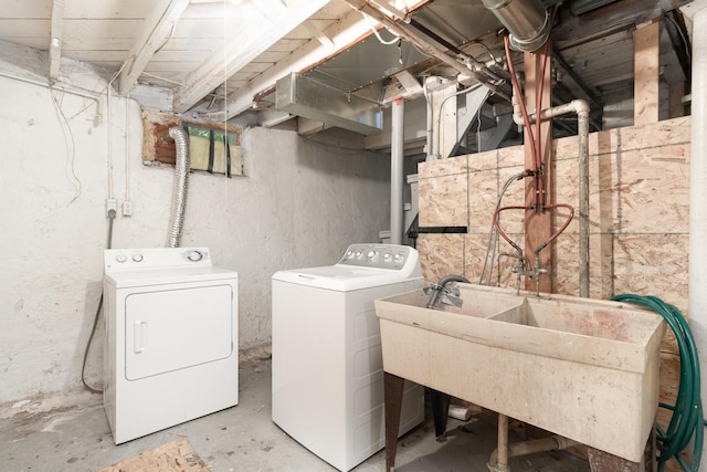 1430 Penn Ave N, Minneapolis, MN 55411 - laundry area featuring separate washer and dryer