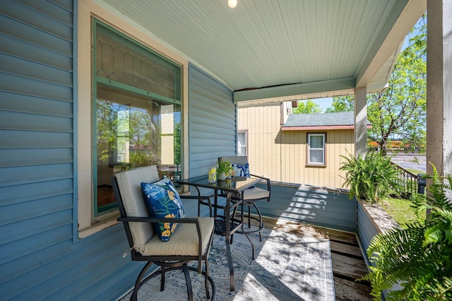 431 19 1/2 Ave N, Saint Cloud, MN 56303 - porch featuring outdoor dining space