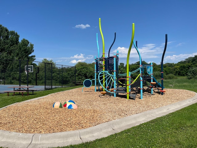 1165 Woods Creek Dr S, Delano, MN 55328 - view of community play area