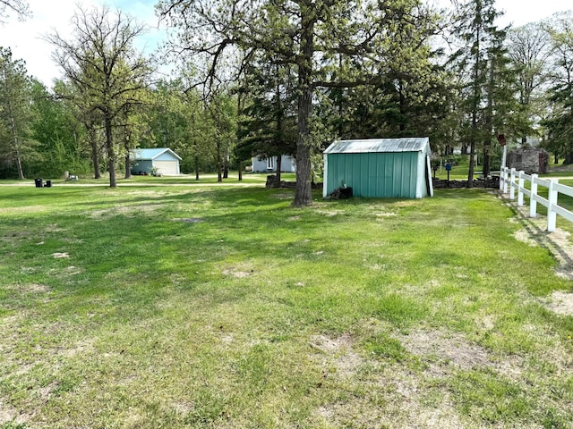 424 2nd St N, Greenbush, MN 56726 - view of yard featuring an outbuilding and a pole building