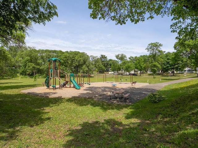 3401 Yukon Ave S, Saint Louis Park, MN 55426 - community jungle gym with a lawn