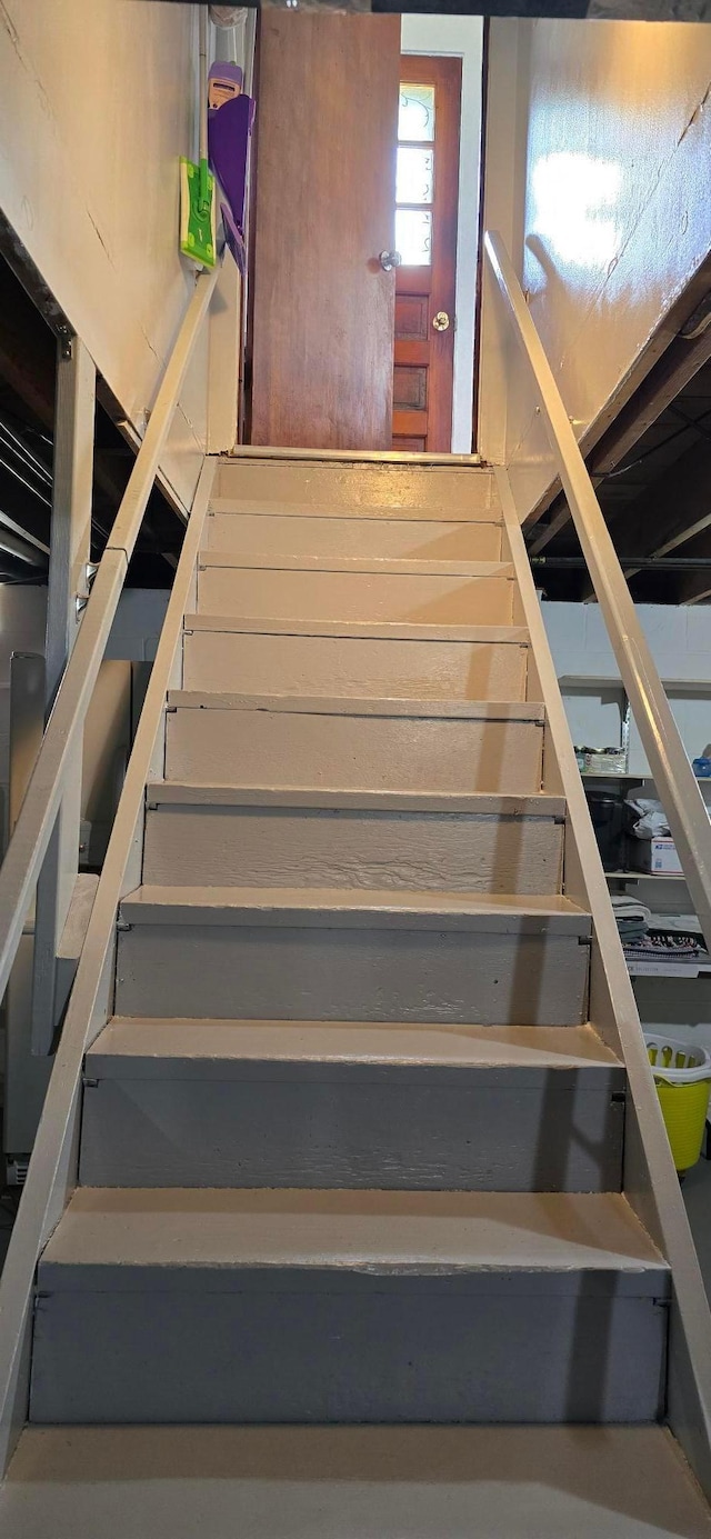 114 6th Ave, Albert Lea, MN 56007 - view of stairway