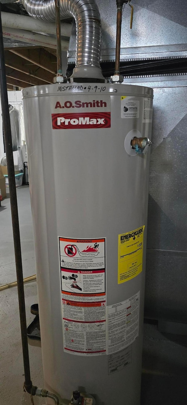 114 6th Ave, Albert Lea, MN 56007 - utility room featuring gas water heater