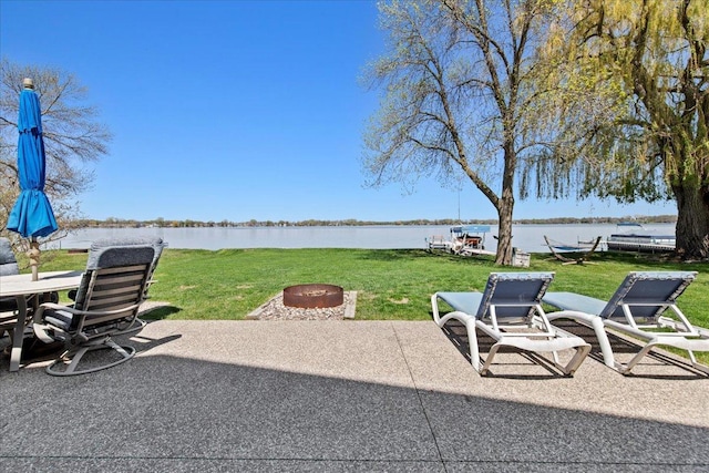 1108 Lakeview Dr, Waverly, MN 55390 - view of patio with a water view