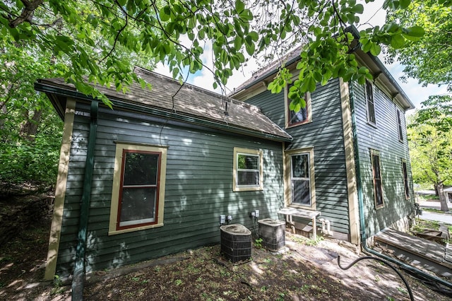 711 2nd St W, Northfield, MN 55057 - back of property featuring central AC