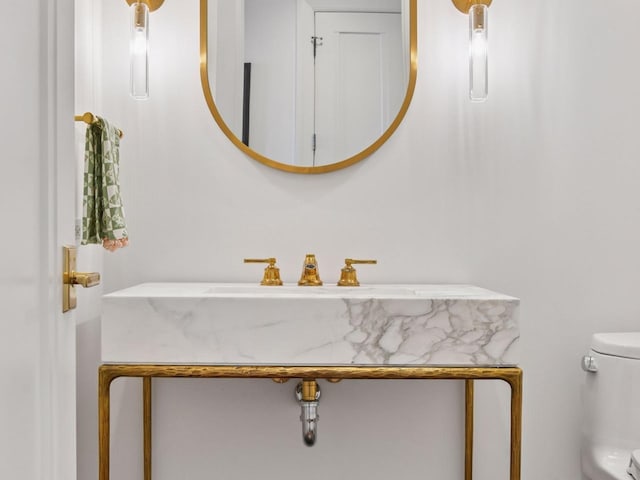 1111 River Pkwy Unit 33A, Minneapolis, MN 55415 - half bath with toilet and vanity