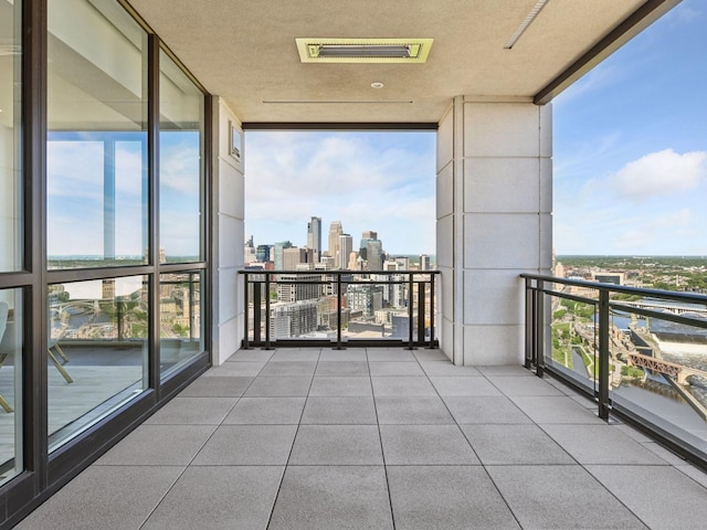 1111 River Pkwy Unit 33A, Minneapolis, MN 55415 - balcony with a skyline view
