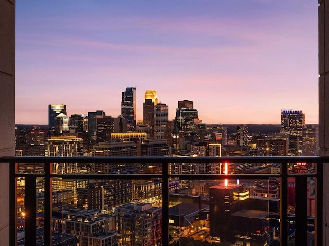 1111 River Pkwy Unit 33A, Minneapolis, MN 55415 - balcony with a skyline view