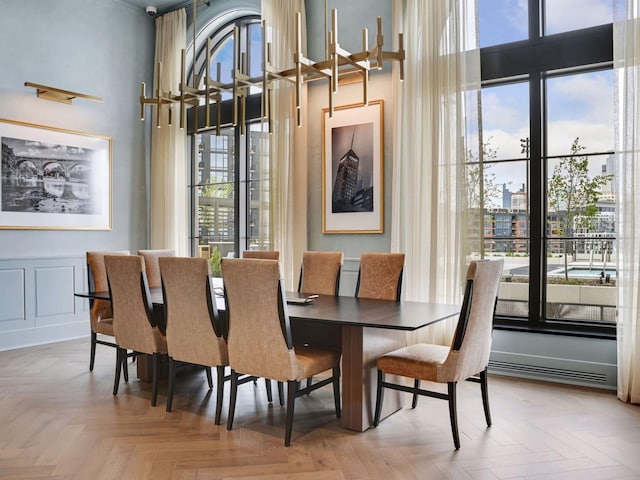1111 River Pkwy Unit 33A, Minneapolis, MN 55415 - dining area with a high ceiling