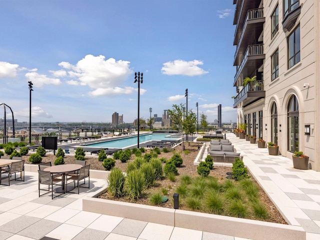 1111 River Pkwy Unit 33A, Minneapolis, MN 55415 - view of community pool