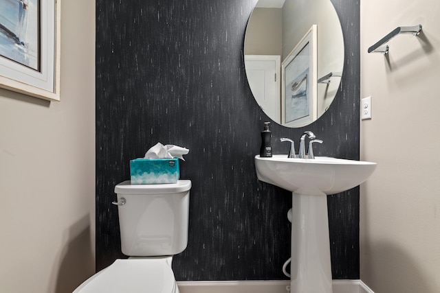7353 Auburn Ln, Inver Grove Heights, MN 55077 - bathroom featuring toilet