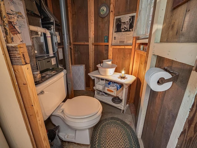 15210 Mckenzie Blvd, Minnetonka, MN 55345 - bathroom featuring toilet