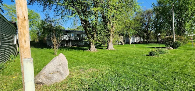 410 Wedgewood Rd, Albert Lea, MN 56007 - view of grassy yard