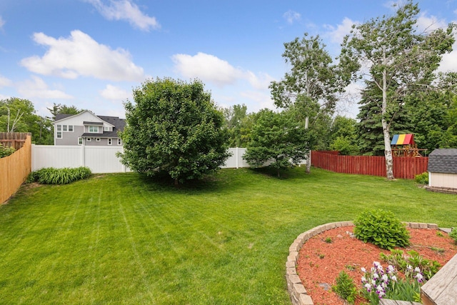 1039 Briar Creek Rd, Eagan, MN 55123 - view of yard