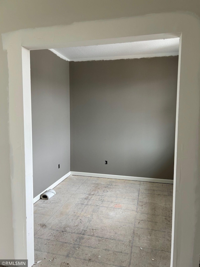 10101 Blackmoor Rd, Woodbury, MN 55129 - unfurnished room with baseboards