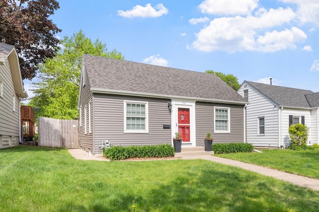 3126 Mckinley St NE, Minneapolis, MN 55418 - cape cod-style house with roof with shingles